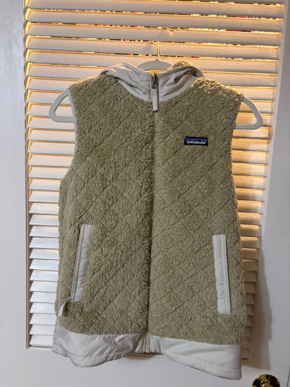 Patagonia Tan and Cream Sherpa lined reversible vest with hood